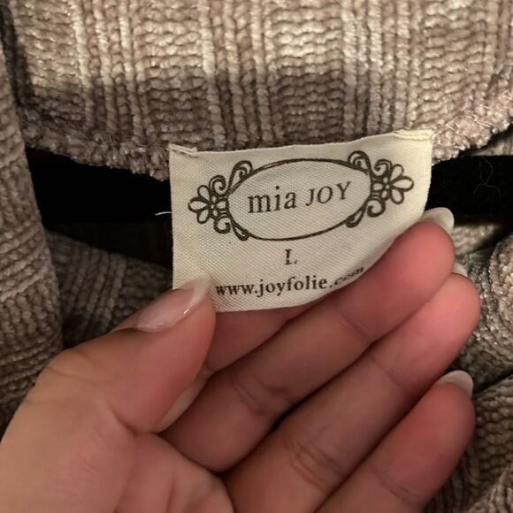 Joyfolie Oversized Leal Tan Sweater size L - Picture 10 of 12